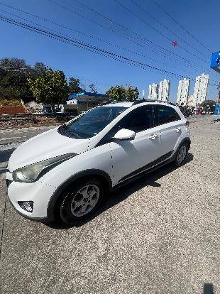 HYUNDAI HB20X 1.6 16V PREMIUM FLEX 4P AUTOMÁTICO HYUNDAI HB20X 1.6 16V PREMIUM FLEX 4P AUTOMÁTICO